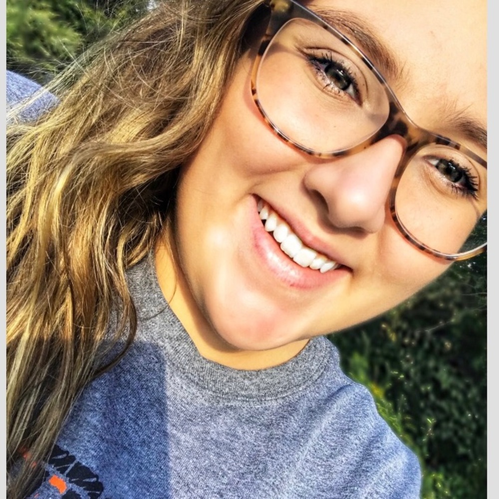 Meet your Posher, Makayla